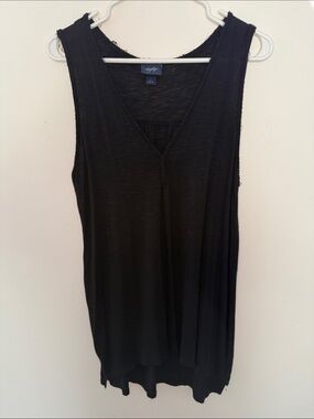 Daytrip Black V-Neck Sleeveless Tank